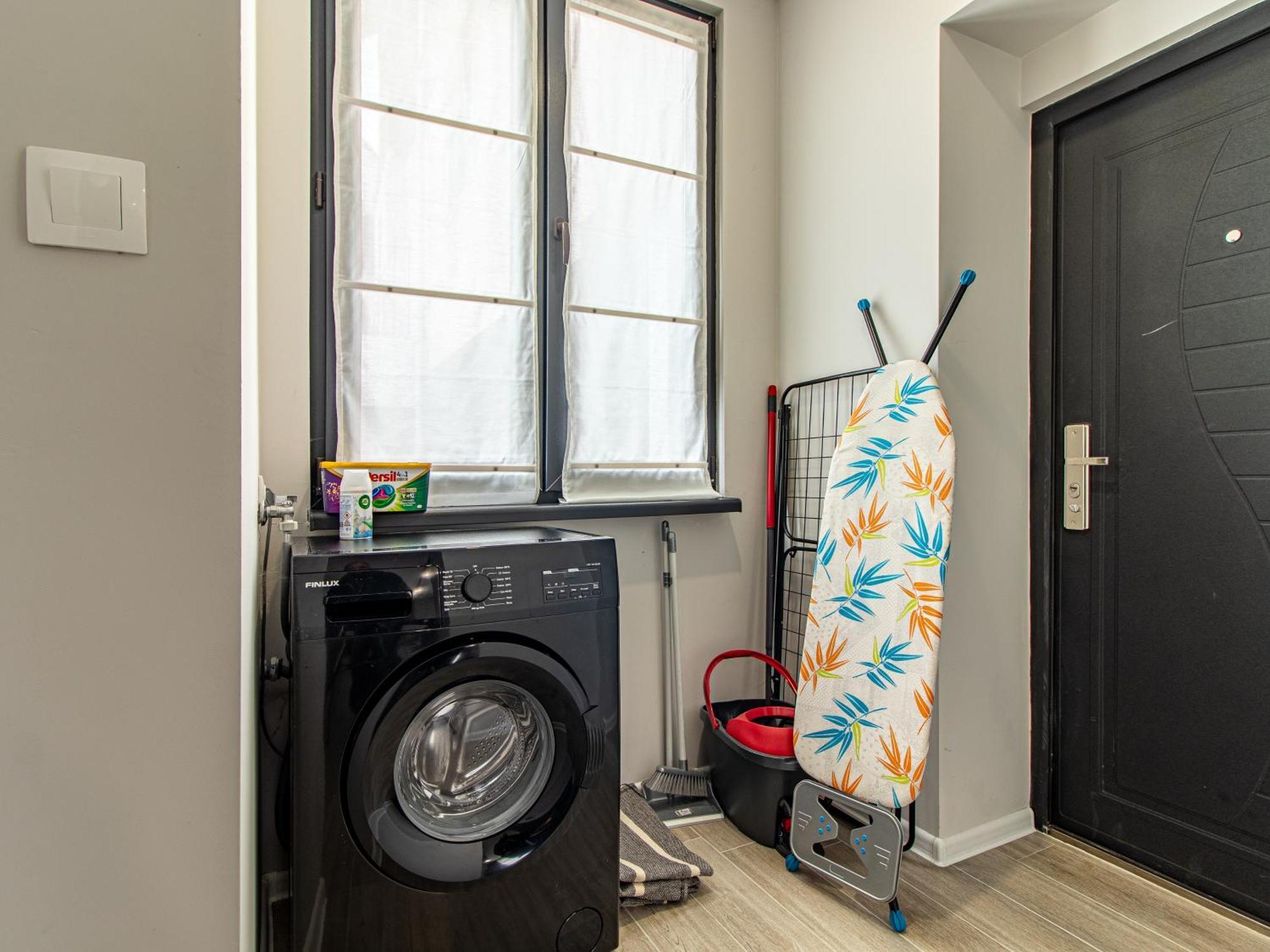 Stay Central: Urban Studio Gem Sofia Bagian luar foto