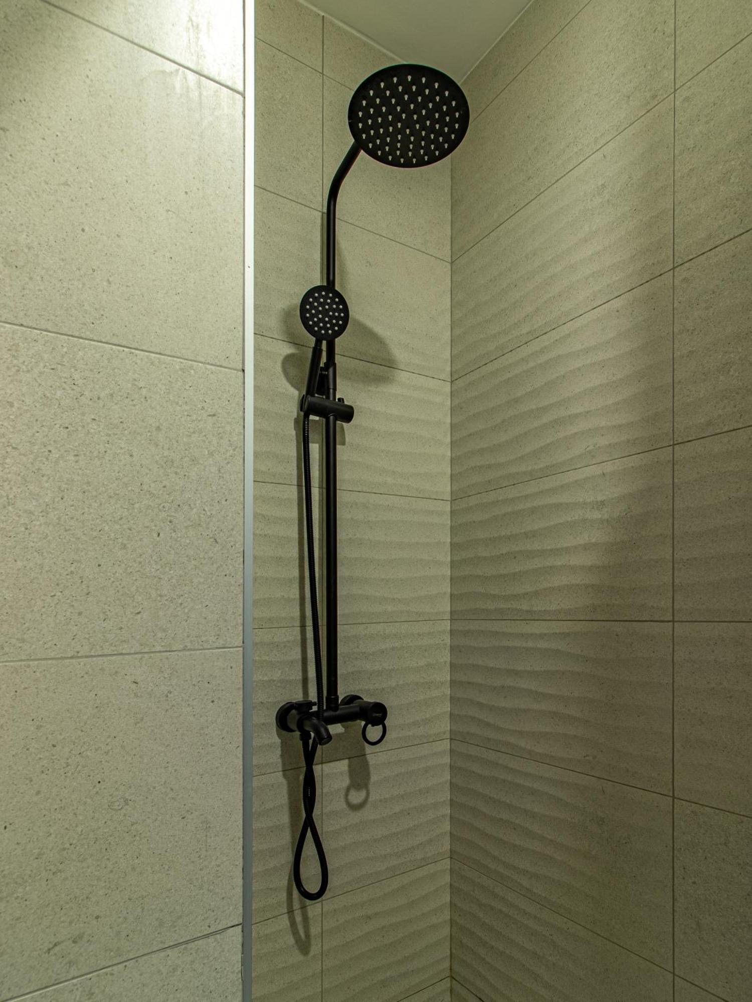 Stay Central: Urban Studio Gem Sofia Bagian luar foto